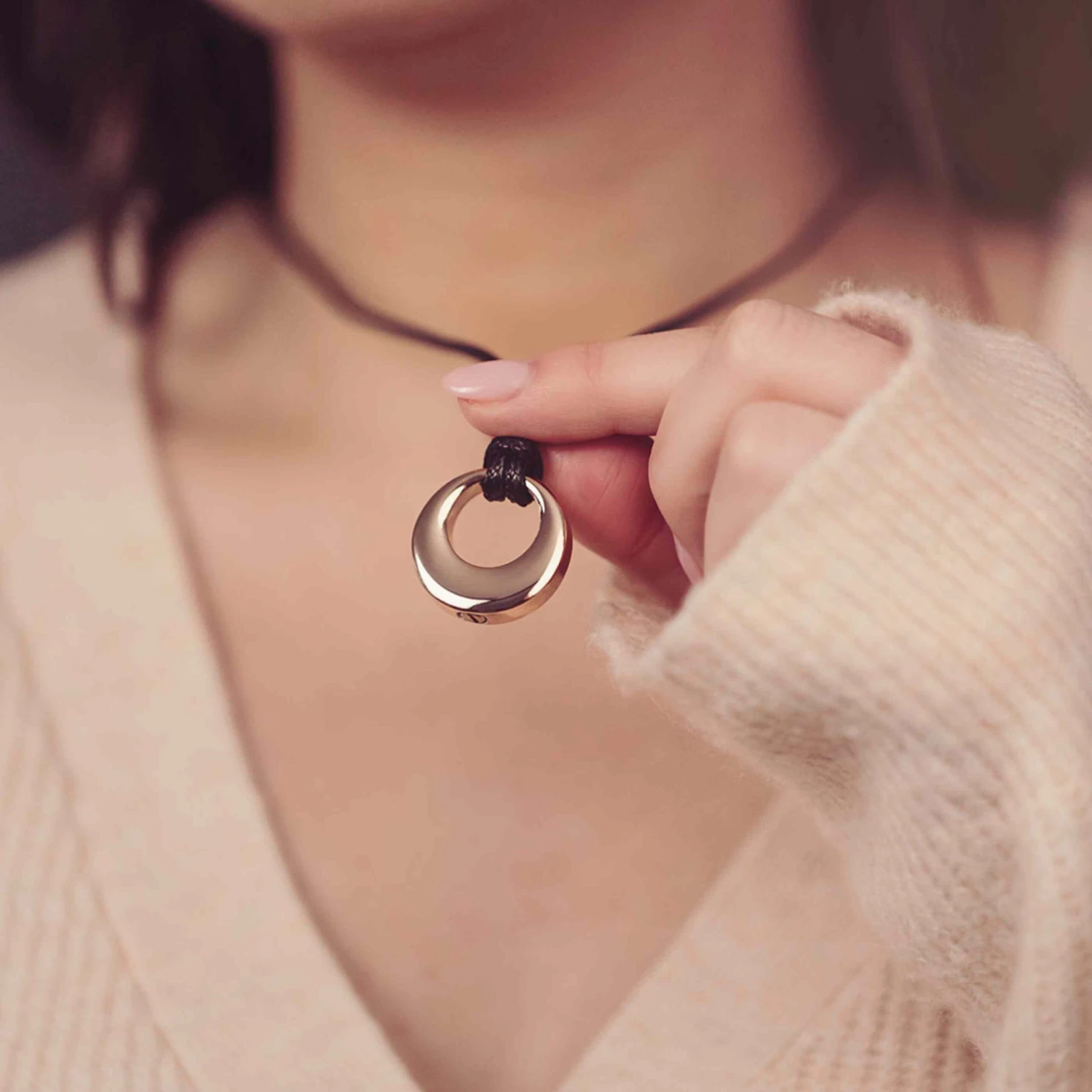 Ashes Urn Circle Necklace 3 Ashes Urn Circle Necklace