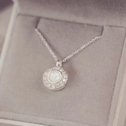 Luxe Memorial Ashes Round Cluster Necklace