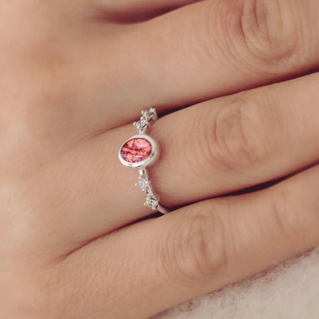 Oval Memorial Ashes Ring 4 Oval Memorial Ashes Ring - Image 2